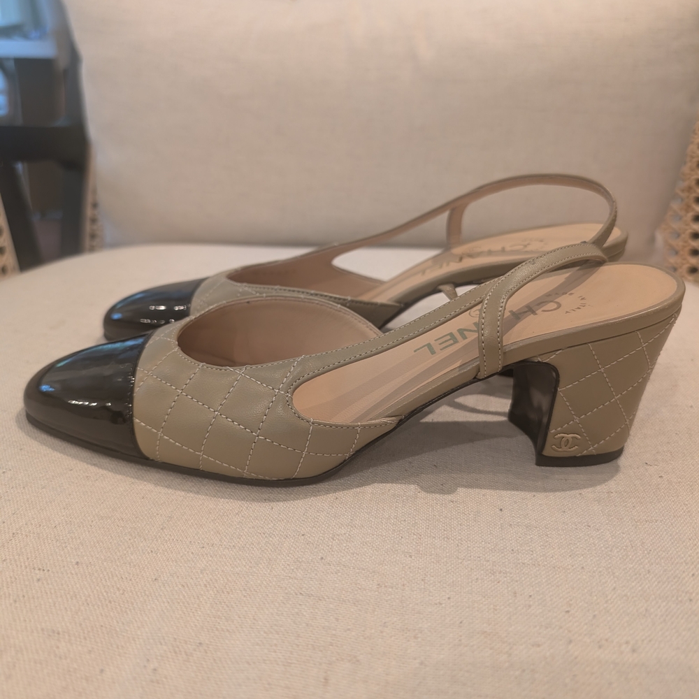 CHANEL Two-Tone Quilted Slingback Heels
